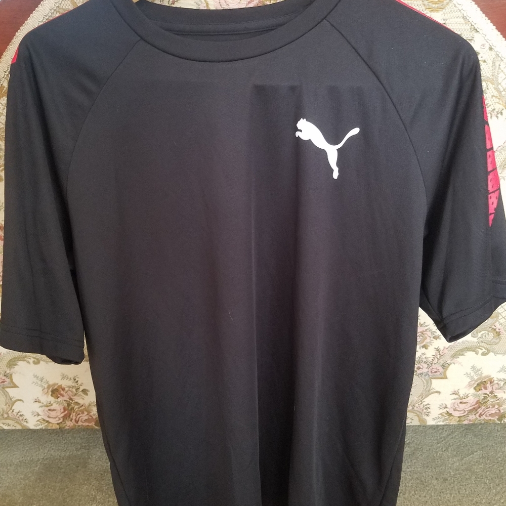 Large Men's Puma tee